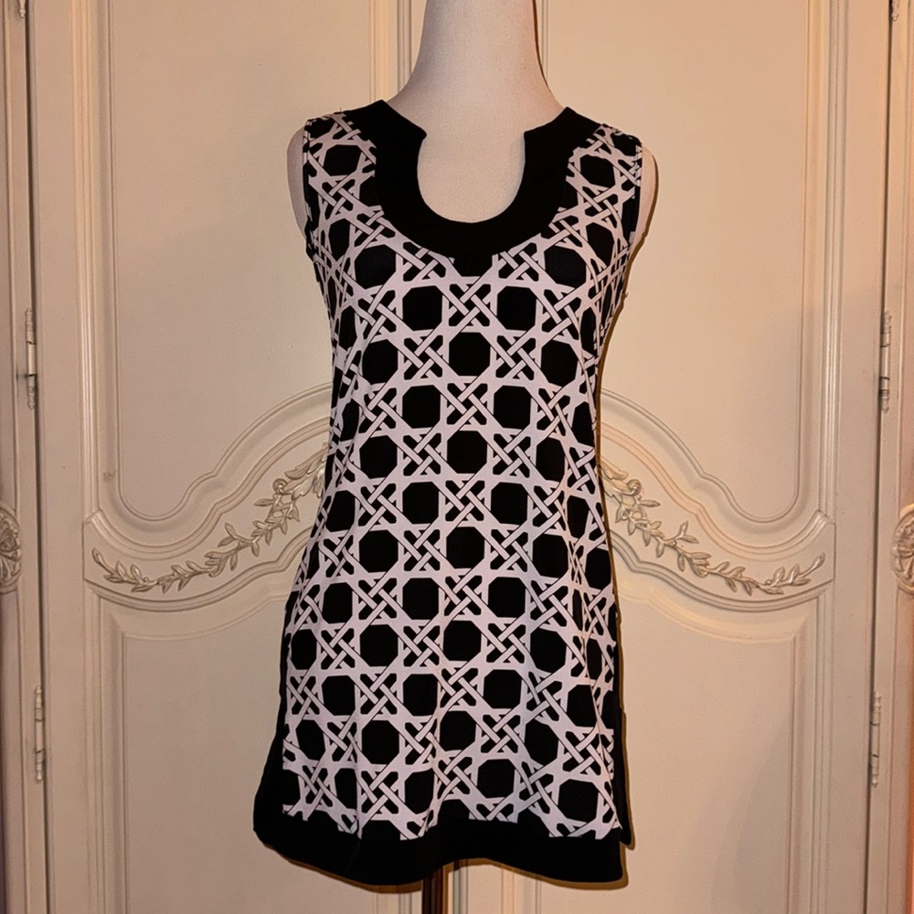 Tunic White House Black Market blouse top shirt scoop neck XS sleeveless long S
